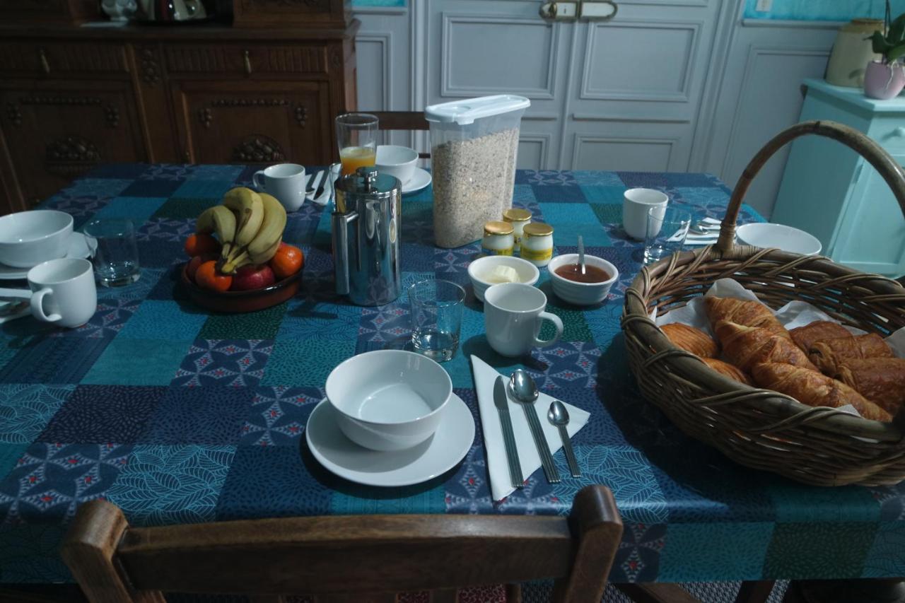 Bed and Breakfast Le Vieux Notaire Landelles-et-Coupigny Exteriér fotografie